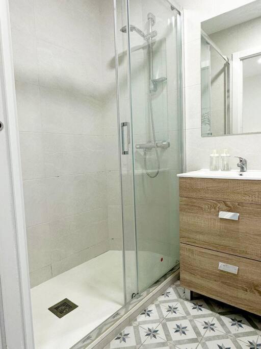 Apartamento De Diseno En Laredo Centro Kültér fotó